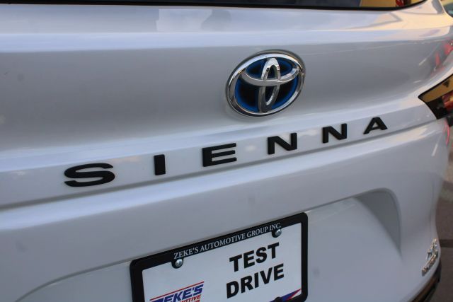 Vehicle image 37 of 43