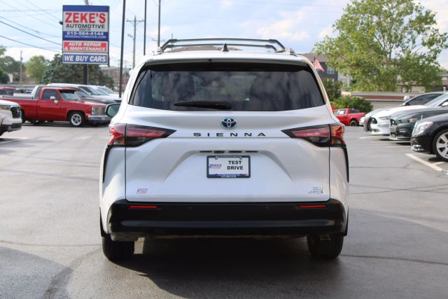 Vehicle image 5 of 43