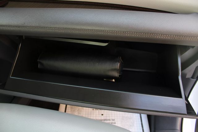 Vehicle image 34 of 43