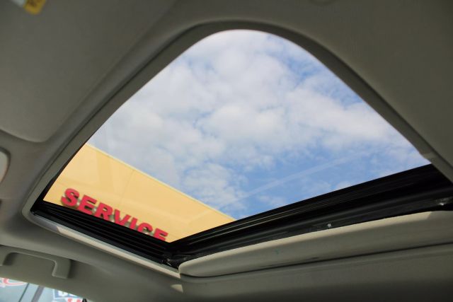 Vehicle image 20 of 43