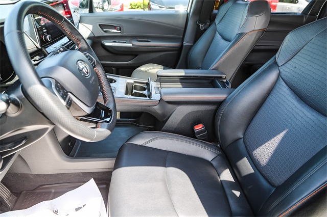 Vehicle image 14 of 26