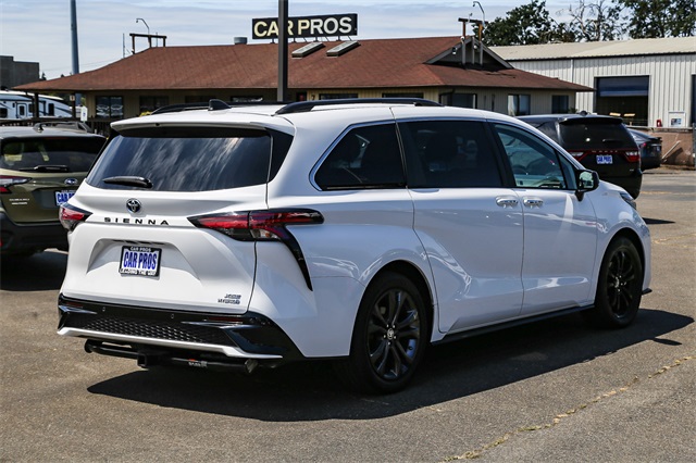 Vehicle image 5 of 26