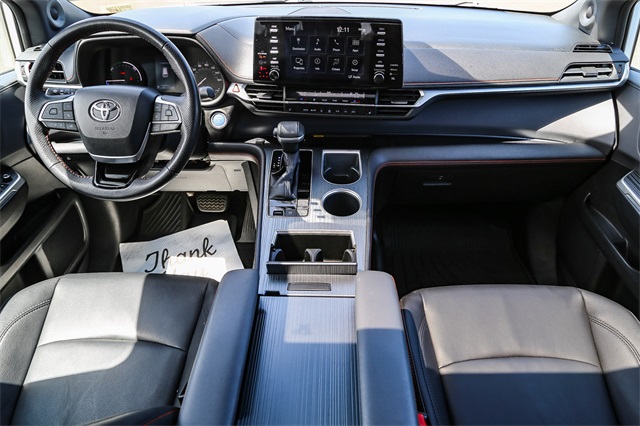 Vehicle image 16 of 26