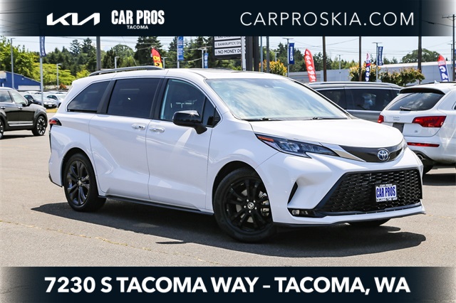 Vehicle image 4 of 26