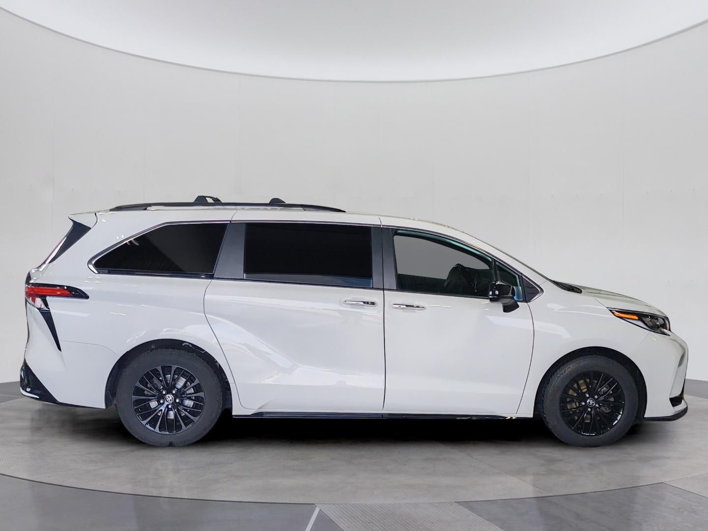 Vehicle image 6 of 34