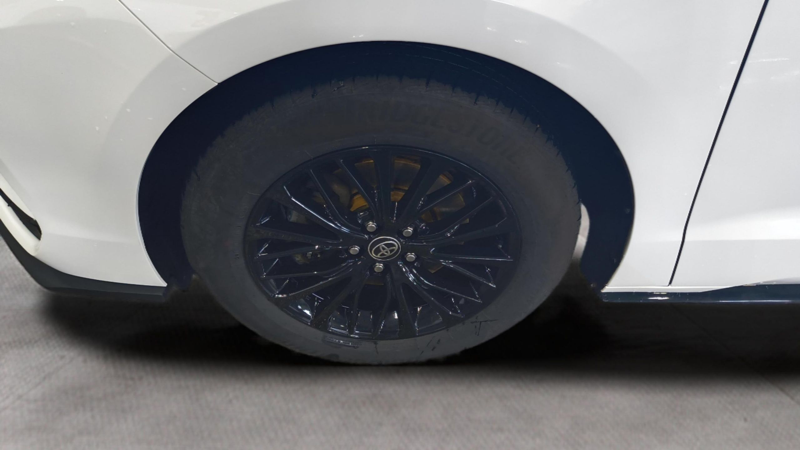 Vehicle image 15 of 34