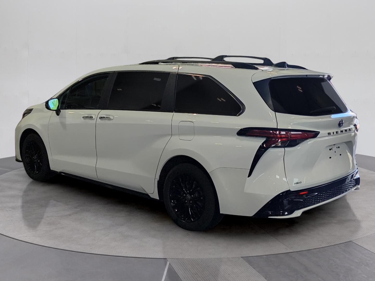 Vehicle image 9 of 34