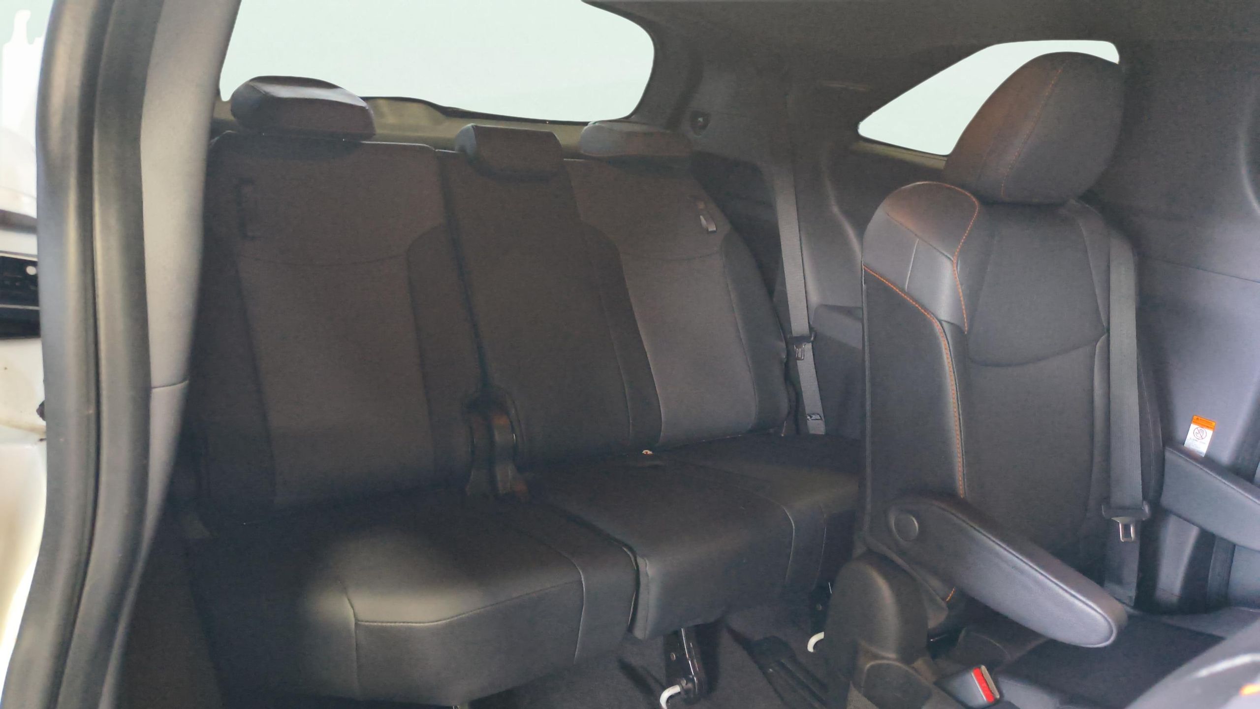 Vehicle image 19 of 34