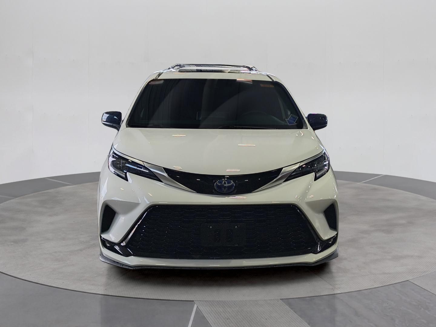 Vehicle image 4 of 34