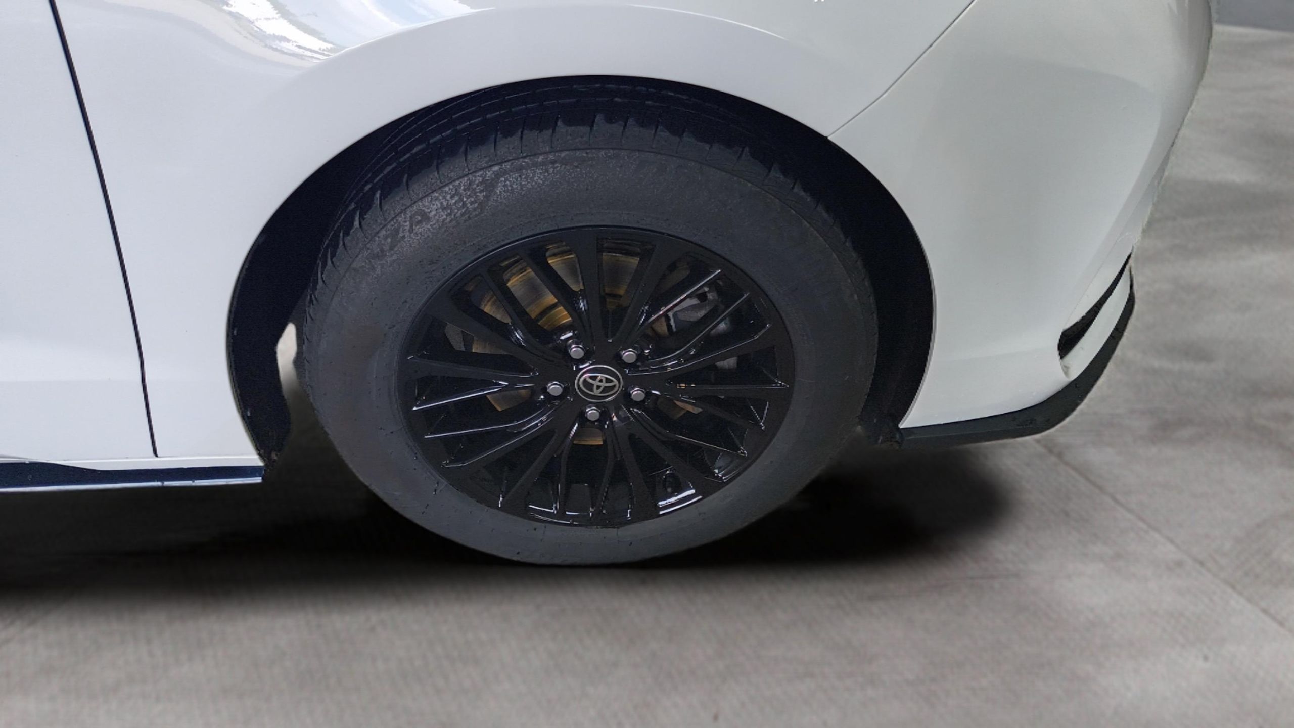 Vehicle image 12 of 34