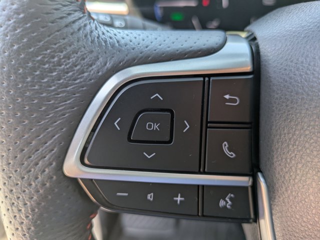 Vehicle image 25 of 30