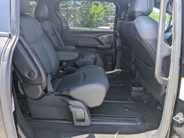 Vehicle image 10 of 30