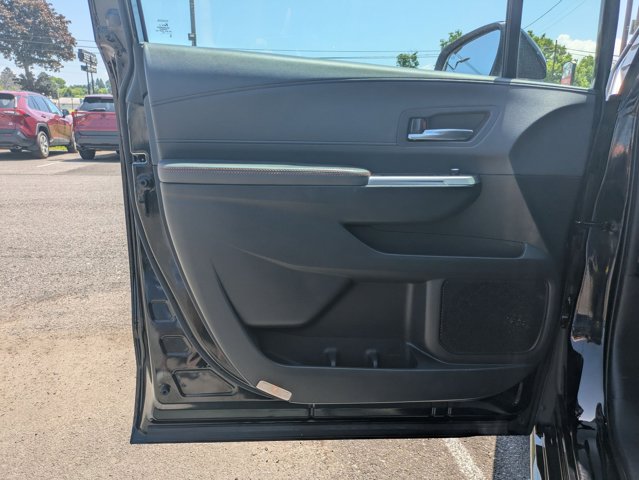 Vehicle image 24 of 30