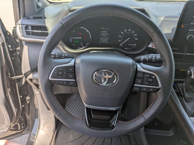 Vehicle image 17 of 30