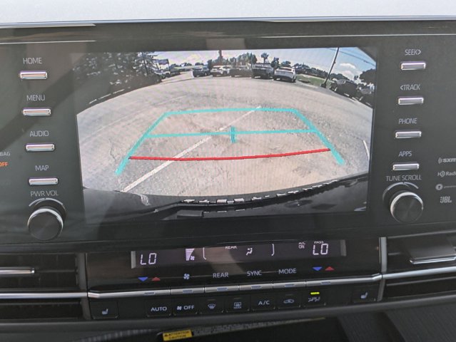 Vehicle image 21 of 30