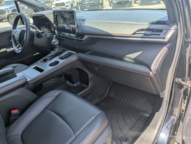 Vehicle image 16 of 30