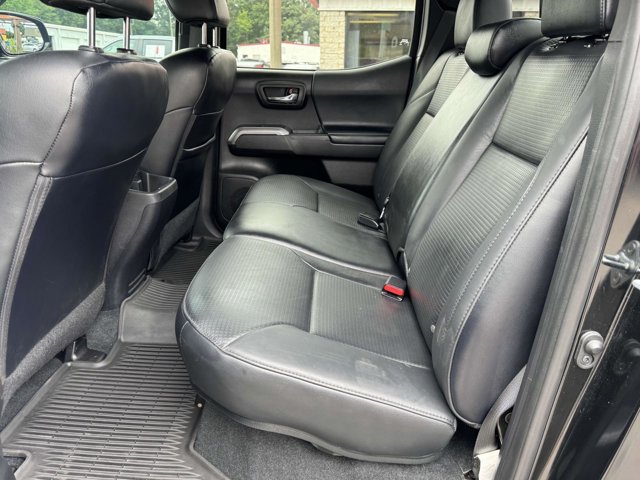 Vehicle image 10 of 27