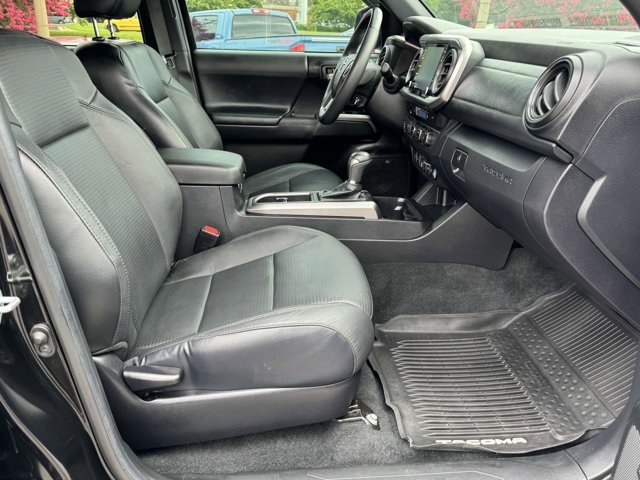 Vehicle image 12 of 27