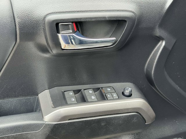 Vehicle image 20 of 27