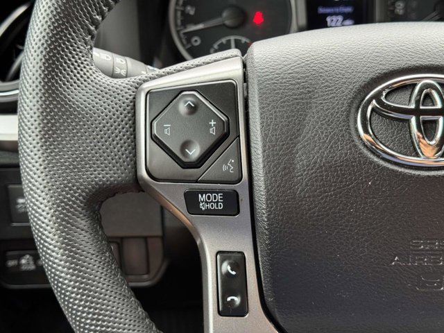 Vehicle image 21 of 27