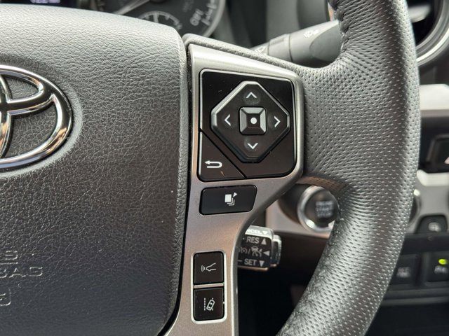 Vehicle image 25 of 27