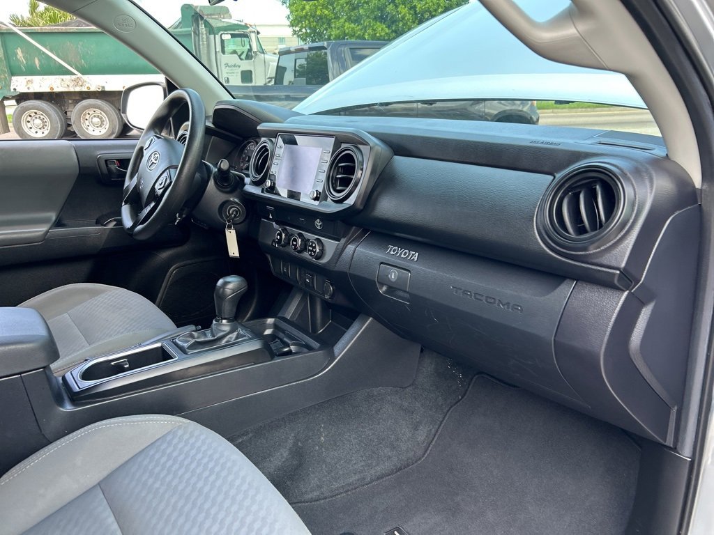 Vehicle image 12 of 27