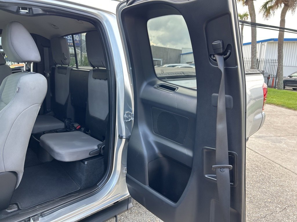 Vehicle image 9 of 27