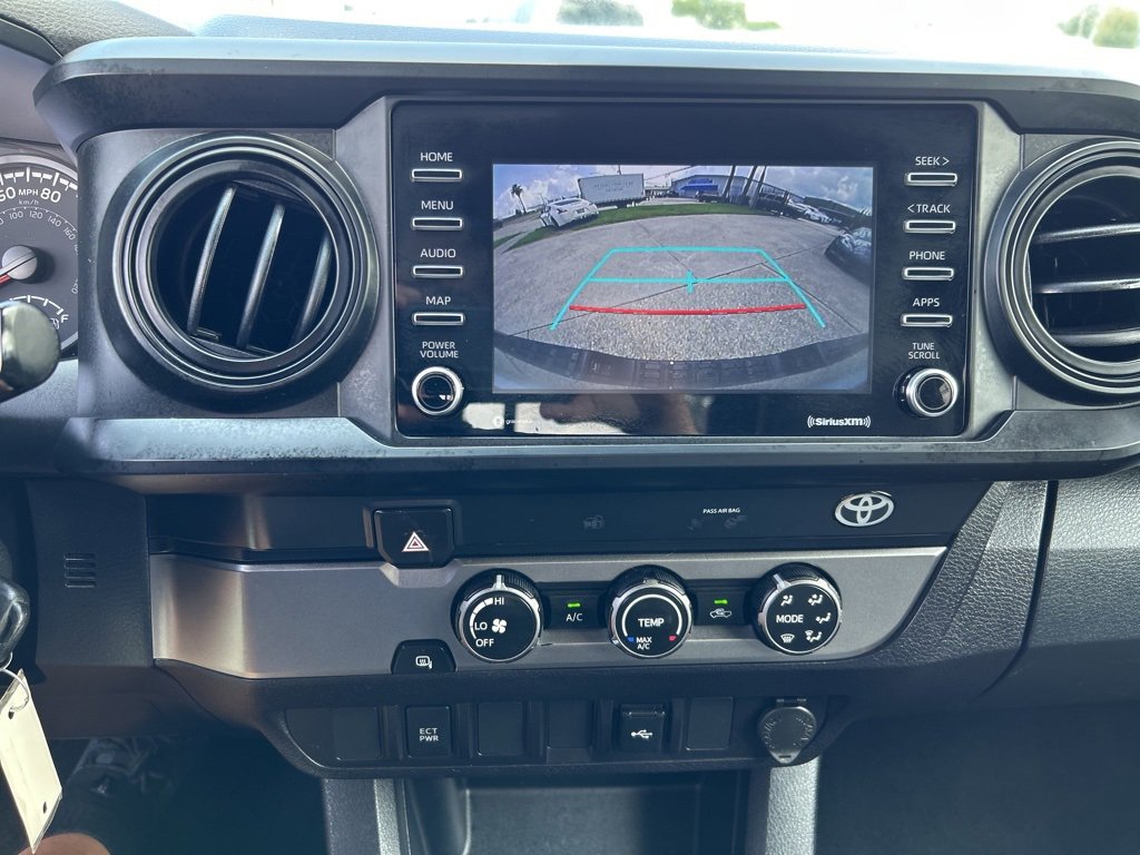 Vehicle image 21 of 27