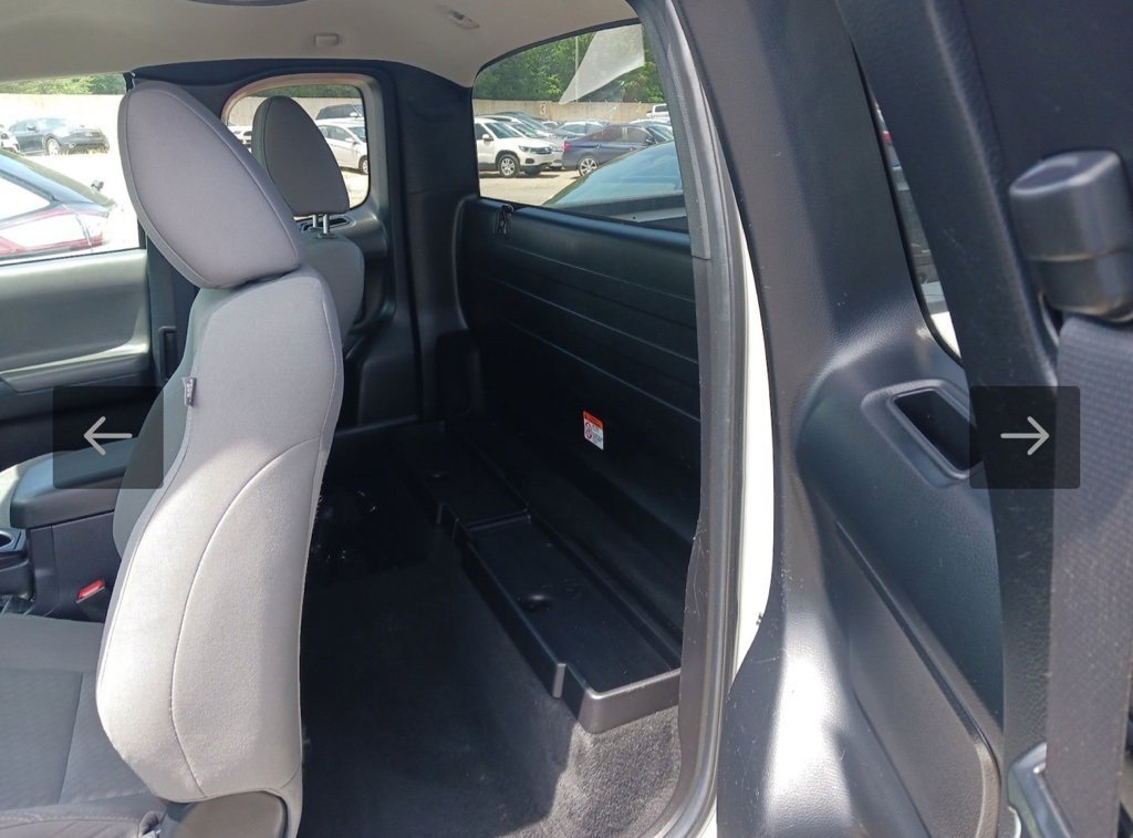 Vehicle image 6 of 8