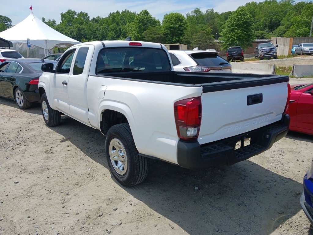 Vehicle image 4 of 8