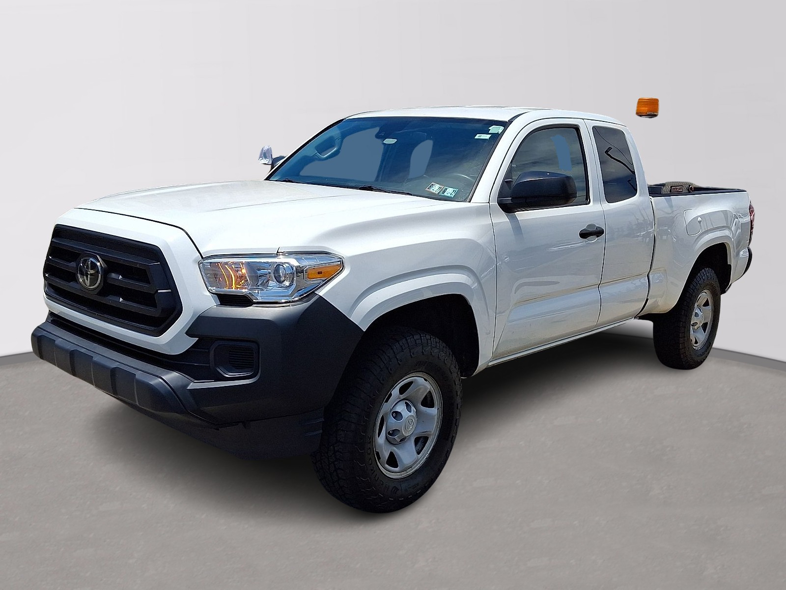 2022 Toyota Tacoma SR Image 1 of 30