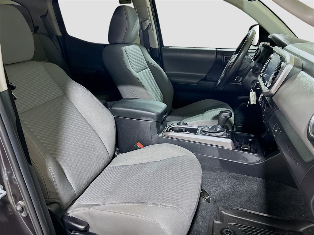 Vehicle image 23 of 27