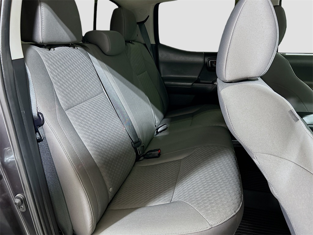 Vehicle image 22 of 27