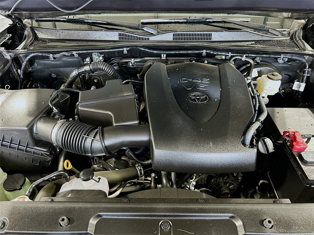 Vehicle image 25 of 27
