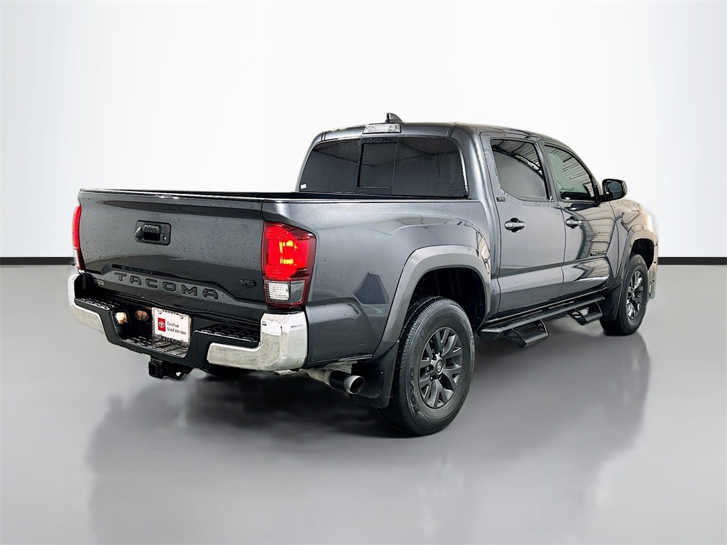 Vehicle image 4 of 27