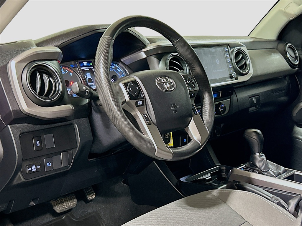 Vehicle image 7 of 27