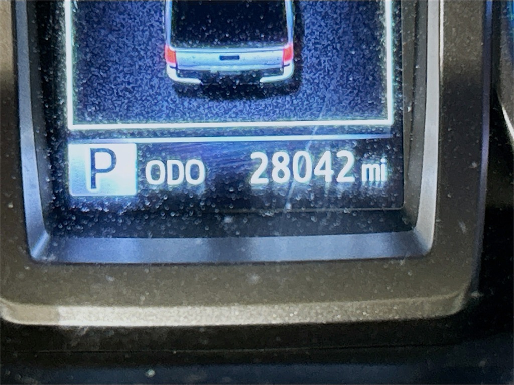 Vehicle image 10 of 27