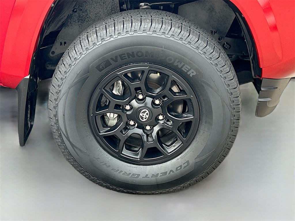 Vehicle image 26 of 33