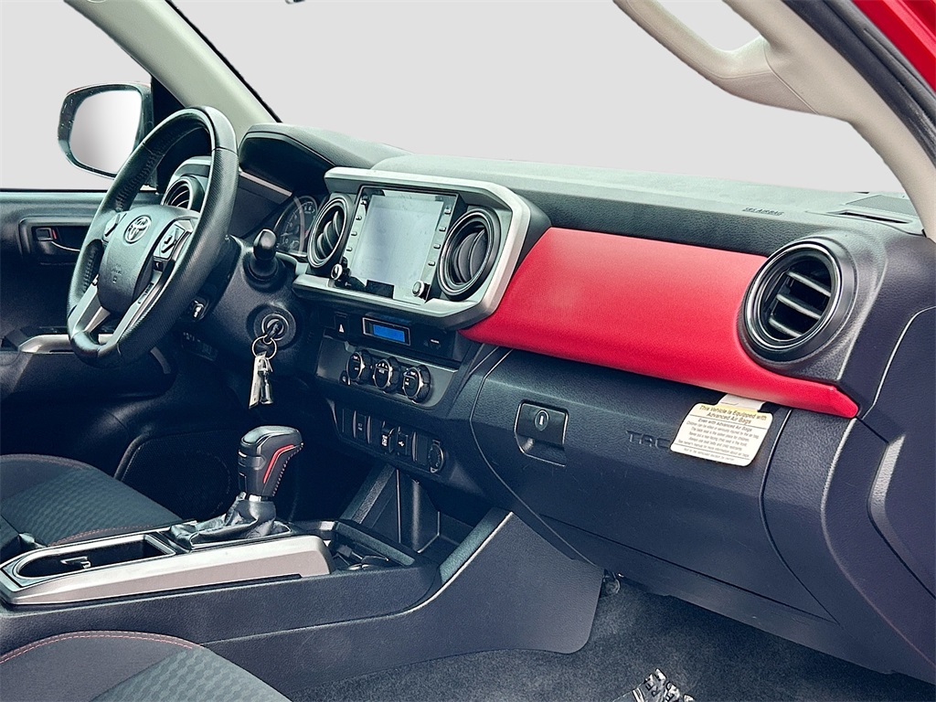 Vehicle image 24 of 33