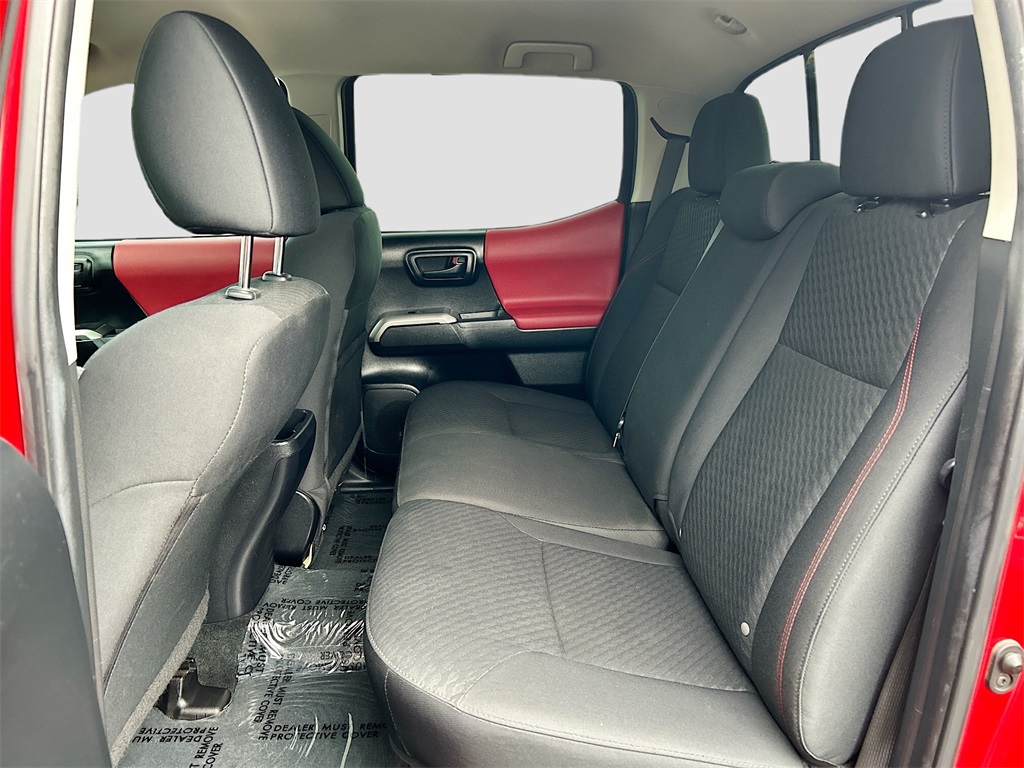Vehicle image 20 of 33