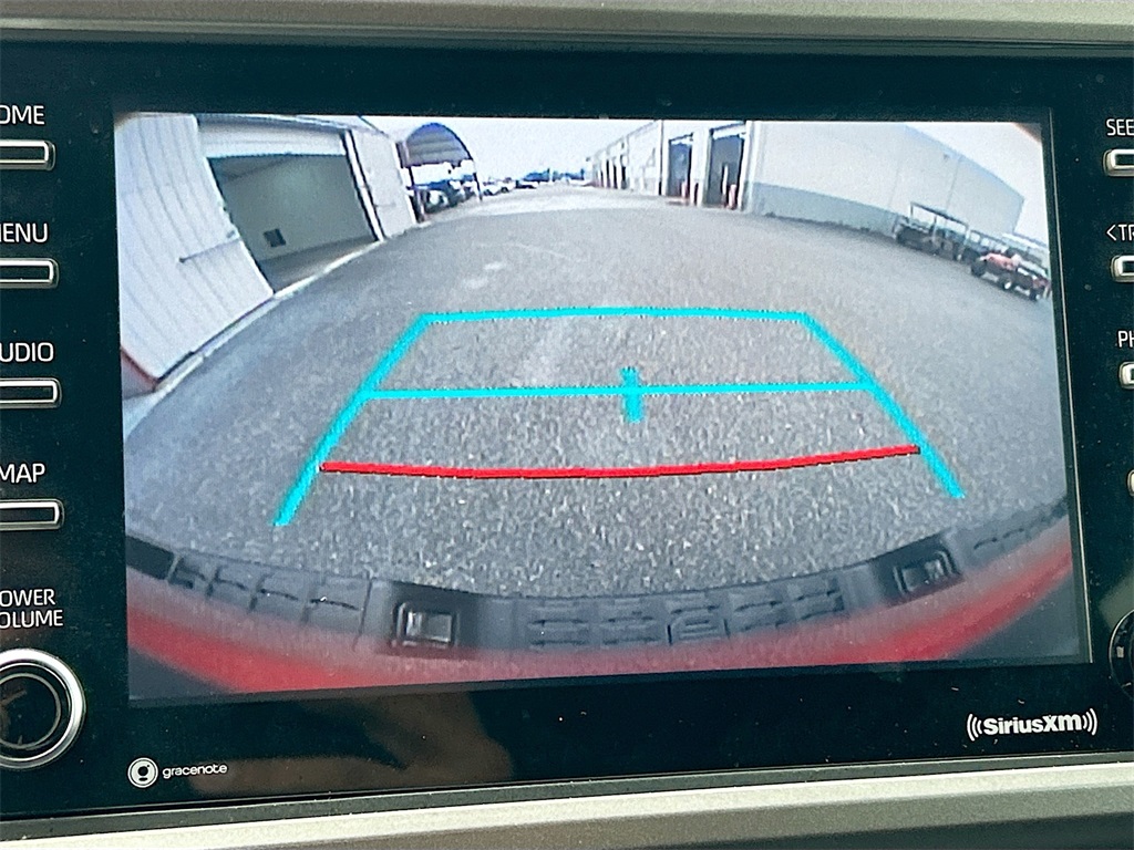 Vehicle image 11 of 33