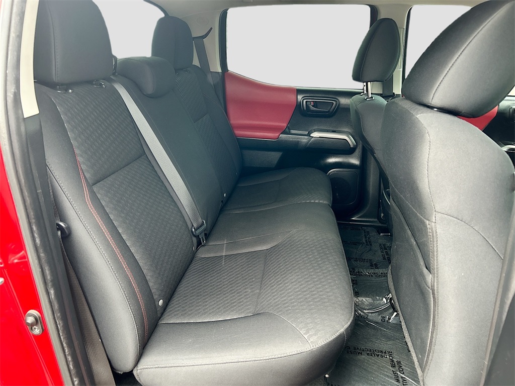 Vehicle image 22 of 33