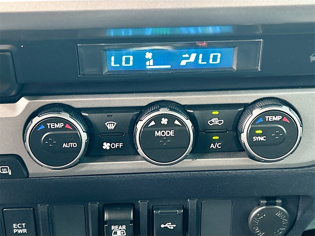 Vehicle image 13 of 33