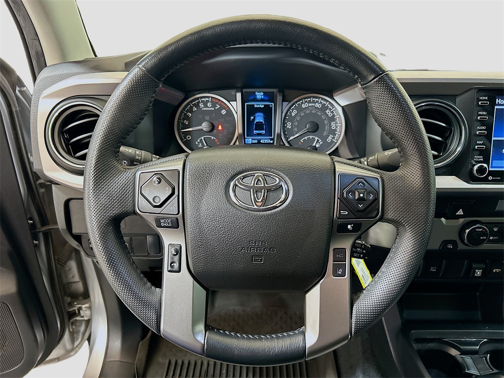 Vehicle image 17 of 27