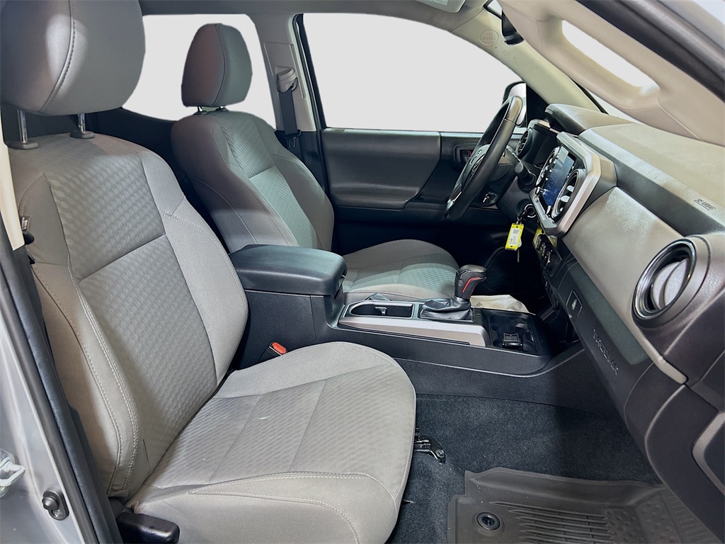 Vehicle image 12 of 27