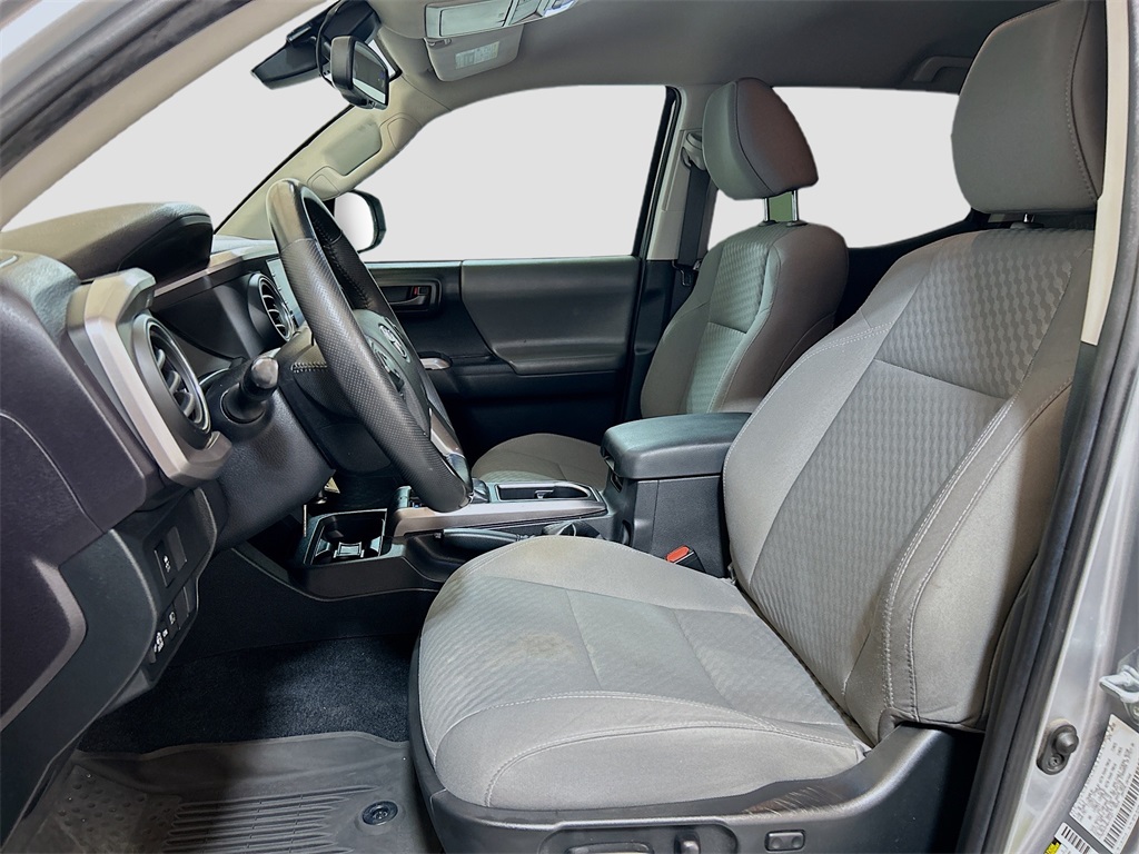 Vehicle image 13 of 27