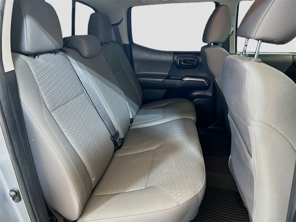 Vehicle image 10 of 27
