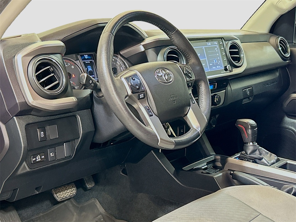 Vehicle image 15 of 27