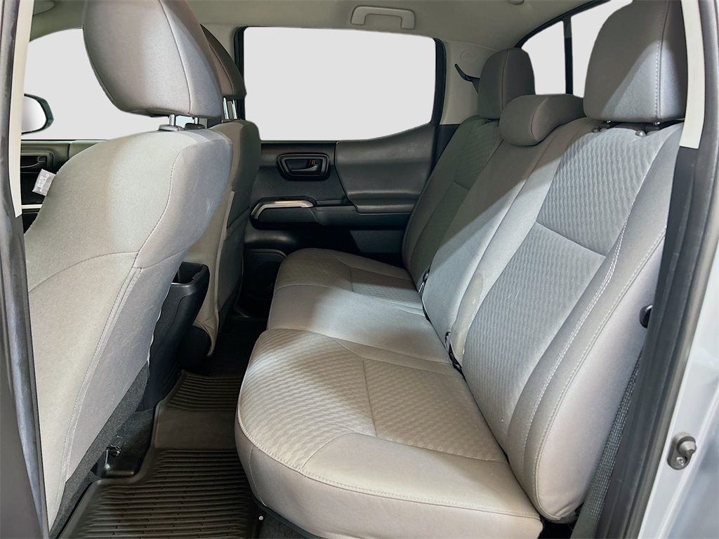 Vehicle image 11 of 27