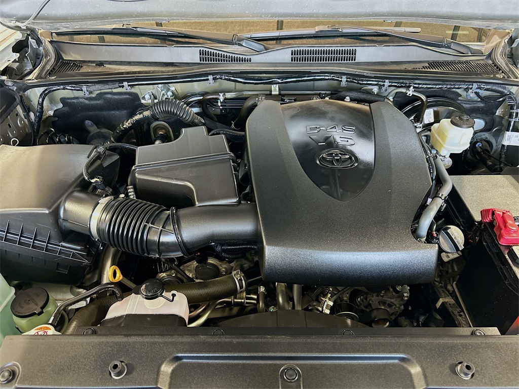 Vehicle image 24 of 31